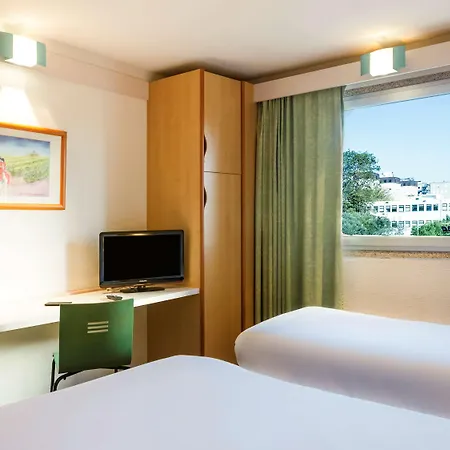 Ibis Sao Joao Порту