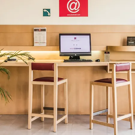 Готель Ibis Sao Joao