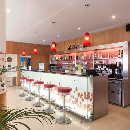 Ibis Sao Joao Готель