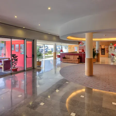 Ibis Sao Joao Порту