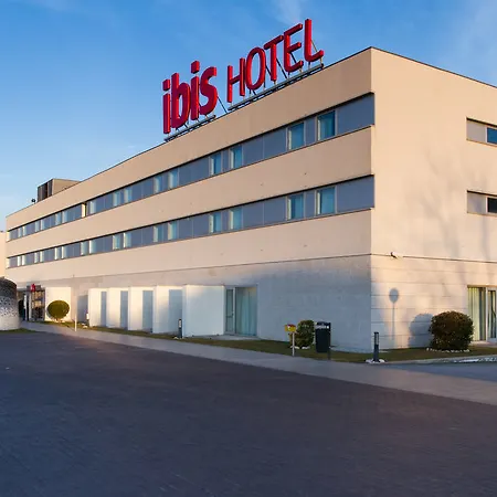 Ibis Sao Joao Порту