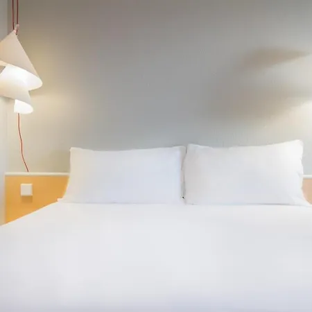 Ibis Sao Joao 2* Порту